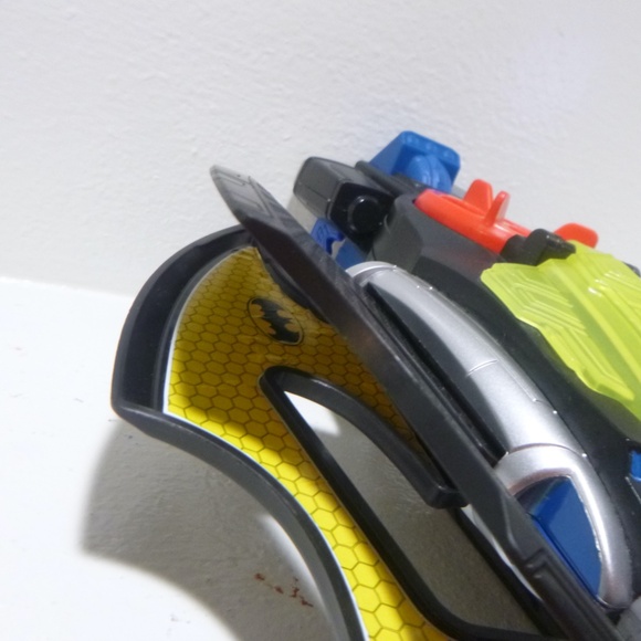 IMAGINEXT LEGENDS OF BATMAN GLIDER VEHICLE w/BATMAN & MISSILES - Picture 14 of 15